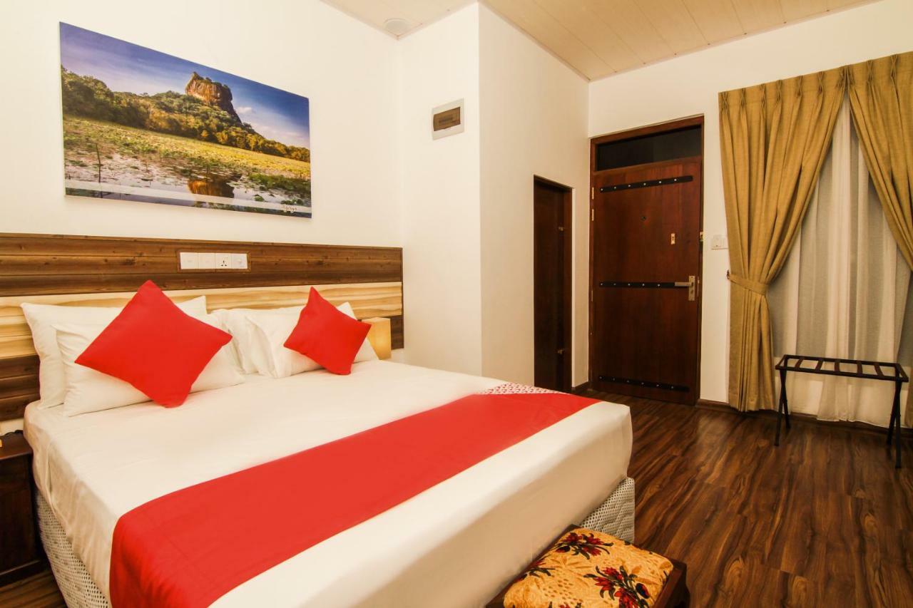Clove Transit Hotel Kotugoda Экстерьер фото