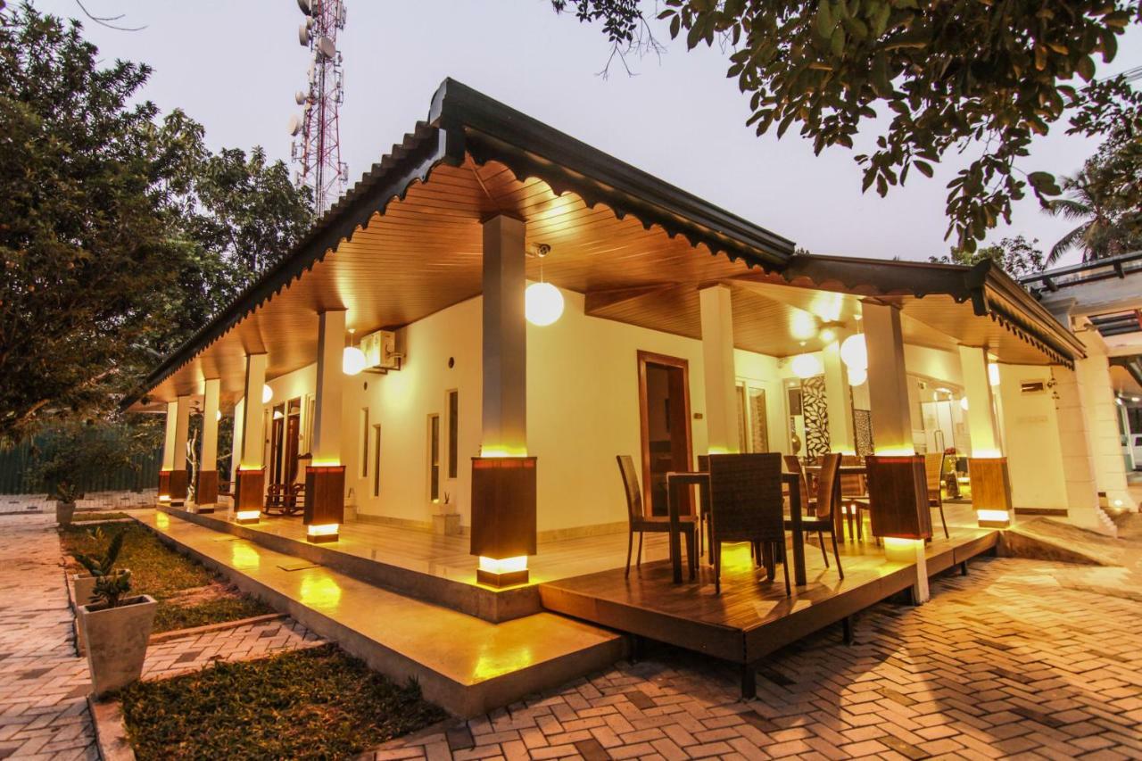 Clove Transit Hotel Kotugoda Экстерьер фото
