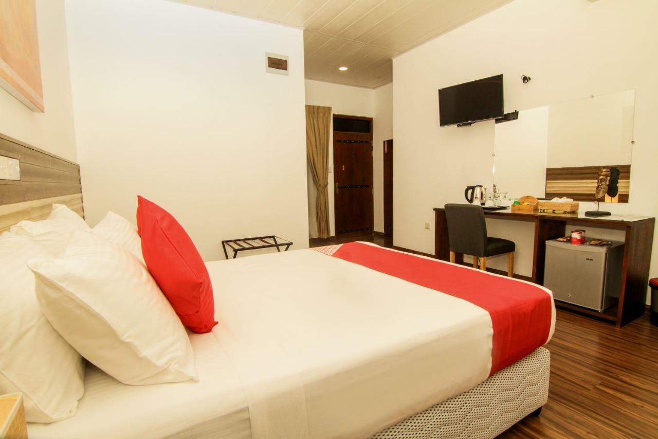 Clove Transit Hotel Kotugoda Экстерьер фото