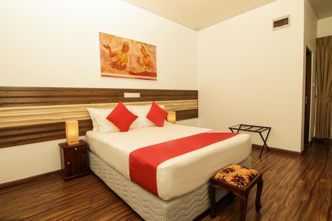 Clove Transit Hotel Kotugoda Экстерьер фото