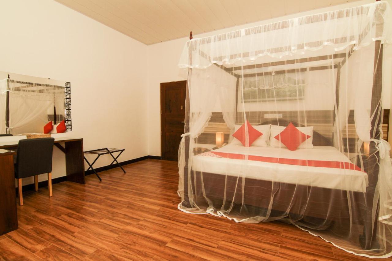 Clove Transit Hotel Kotugoda Экстерьер фото