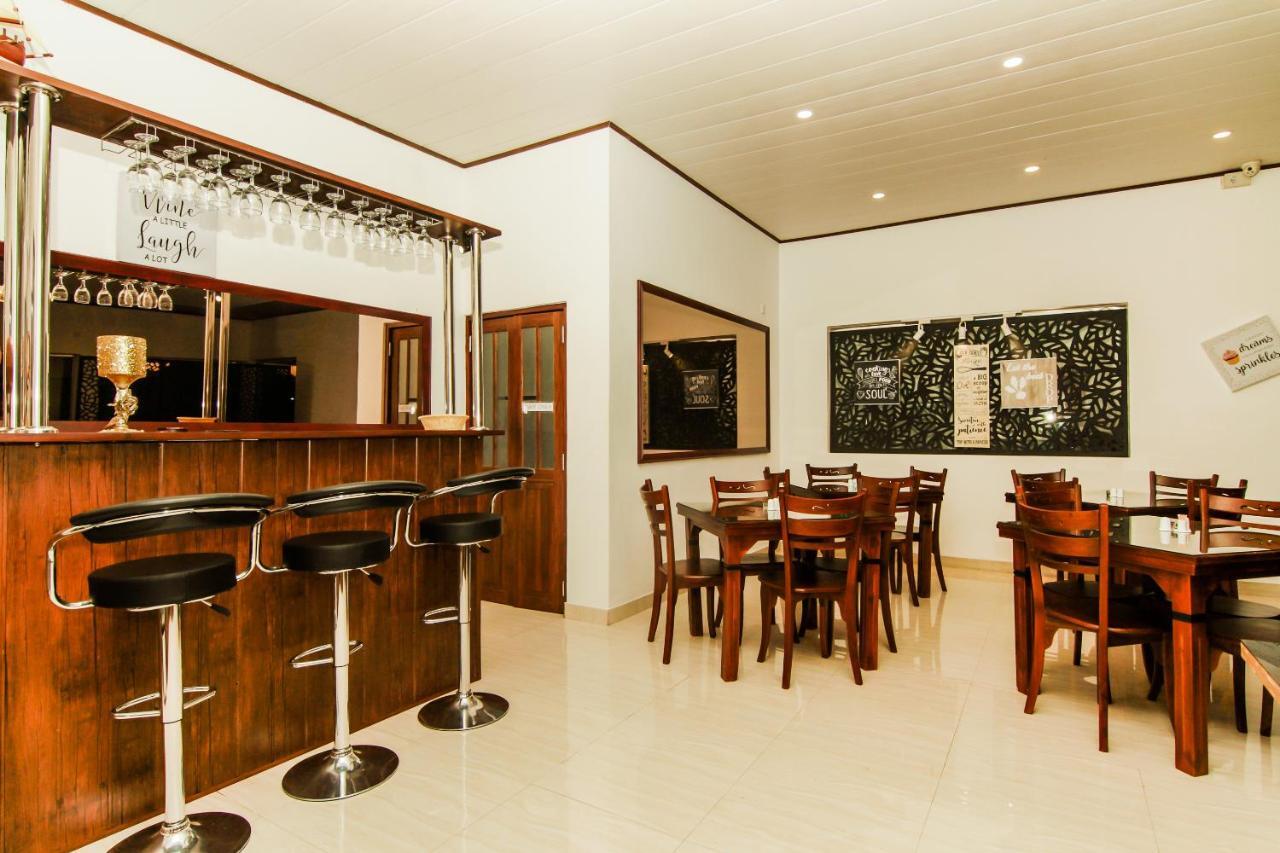 Clove Transit Hotel Kotugoda Экстерьер фото